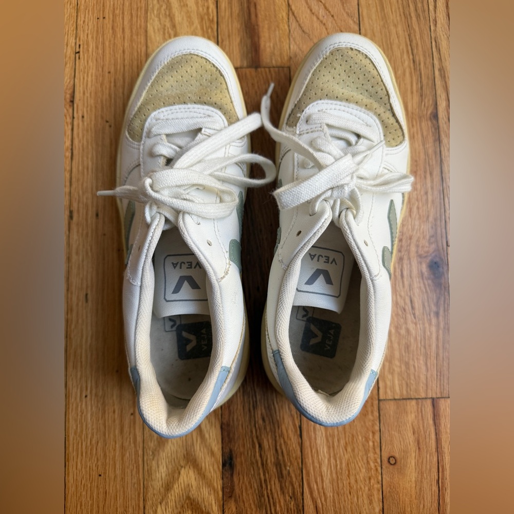 Veja V-10 Women’s Sneakers